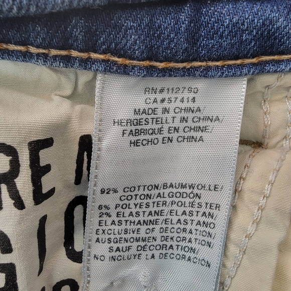 True Religion Sz 32 Bermuda Cut-Off Denim Shorts - Picture 7 of 11